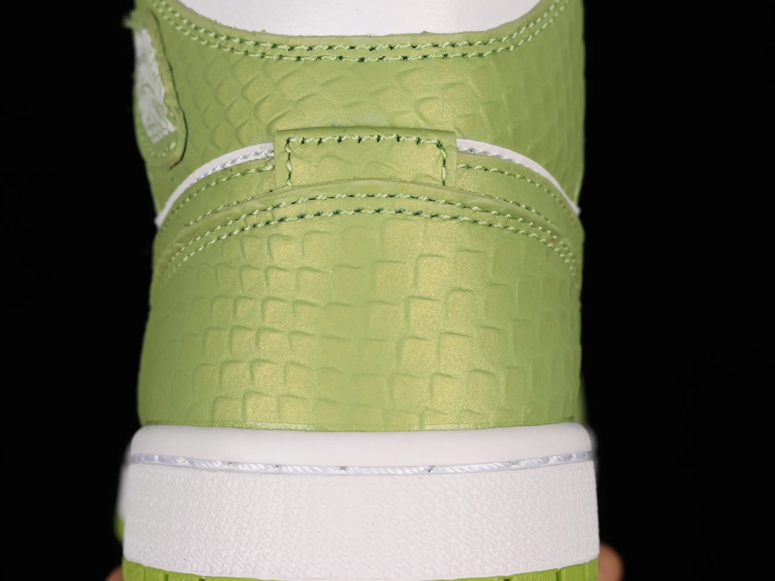 All categories Air Jordan Jordan series basketball shoes Air Jordan 1 Mid G version pure original Air Jordan 1 Mid SE "Green Python" AJ1 Joe 1 Green Snake DV2959-113
